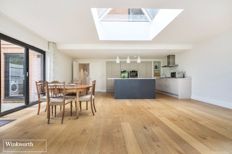 Dorchester Road, Hook, Hampshire, RG27