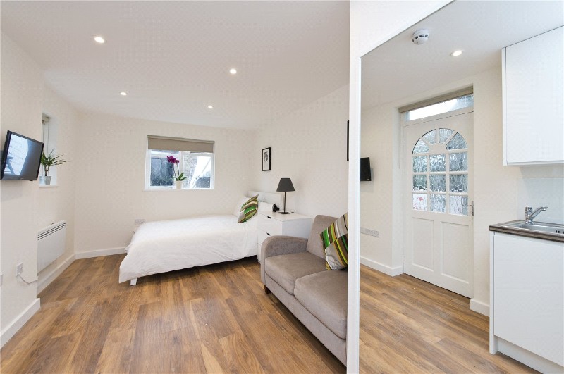 Bloemfontein Avenue, London, W12