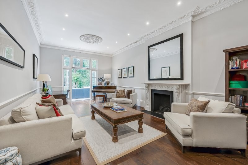 Castelnau, Barnes, London, SW13