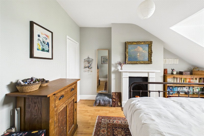 Deronda Road, London, SE24