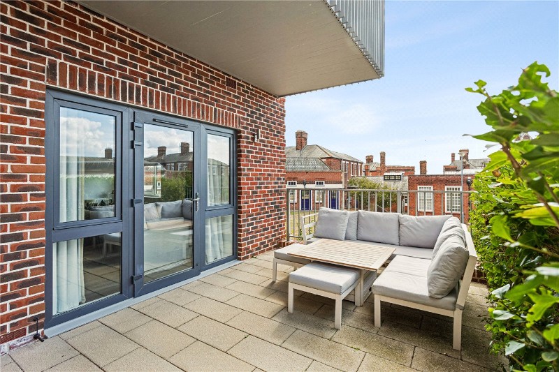 Springfield Drive, London, SW17