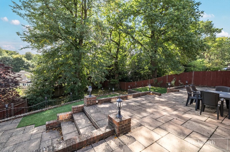 Heywood Drive, Bagshot, Surrey, GU19