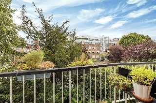 Carlton Drive, London, SW15