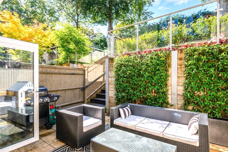 Dacre Close, Chipstead, Surrey, CR5