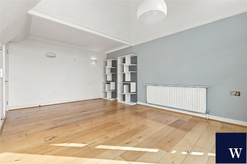 Hamilton Square, Sandringham Gardens, Finchley, London, N12