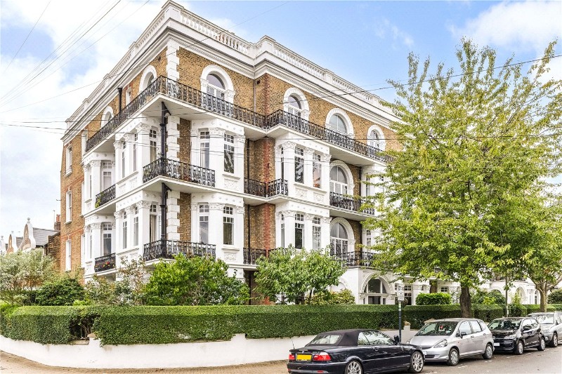 Sisters Avenue, London, SW11