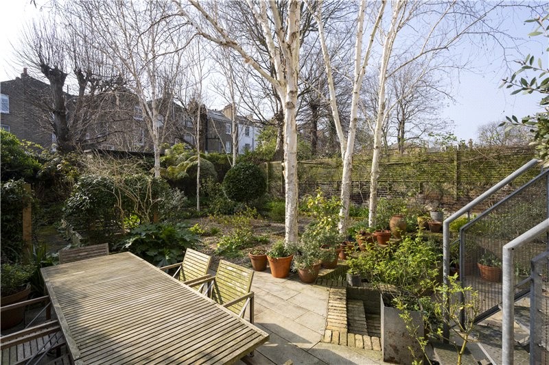 Stockwell Park Crescent, London, SW9