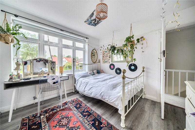 Broomleaf Road, Farnham, Surrey, GU9
