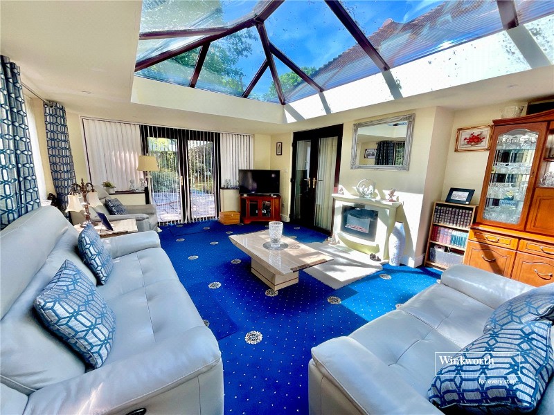 Rothesay Drive, Highcliffe, Christchurch, Dorset, BH23