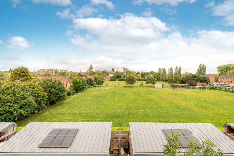 Pangbourne Avenue, London, W10