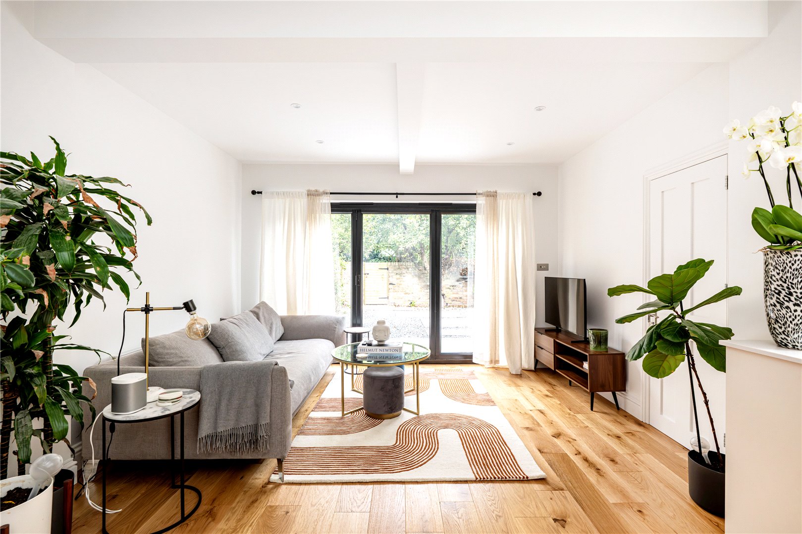 Eynham Road, London, W12