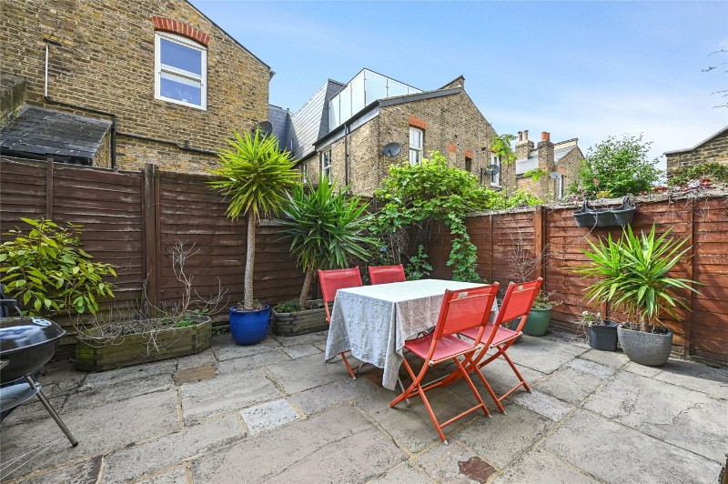 Collingbourne Road, London, W12