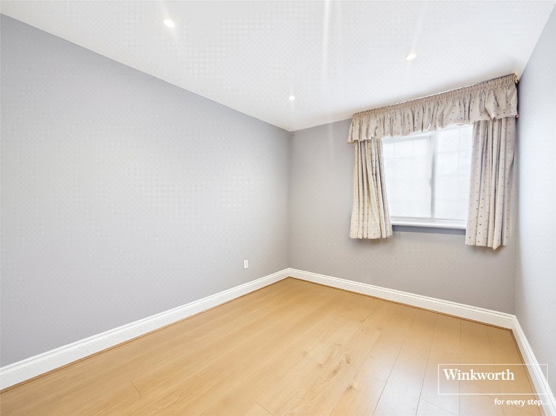 Hollyview Close, Hendon, London, NW4