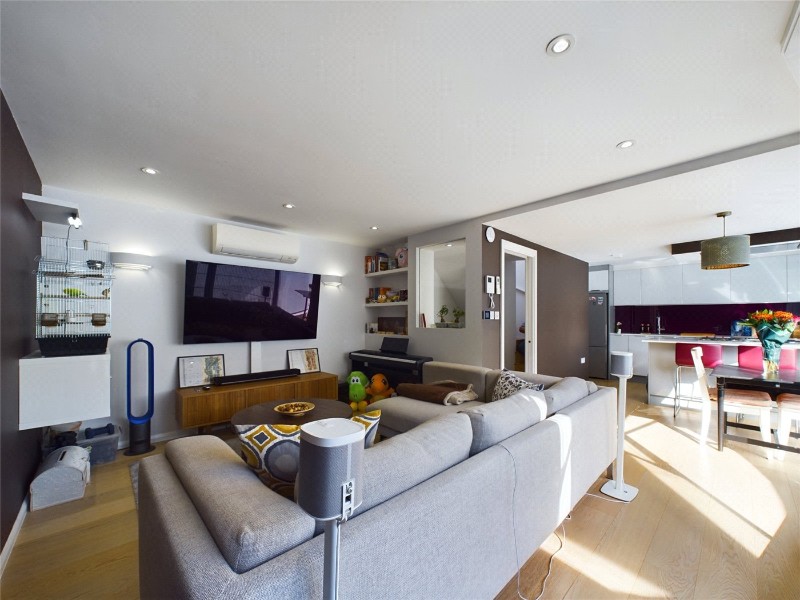 Bridel Mews, London, N1