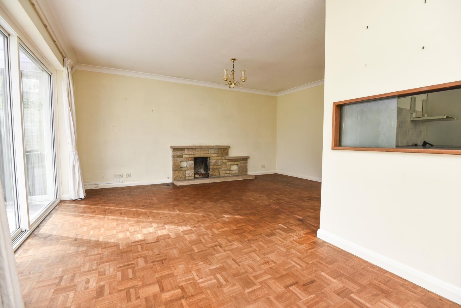 A LOUNGE DINER 2.JPG