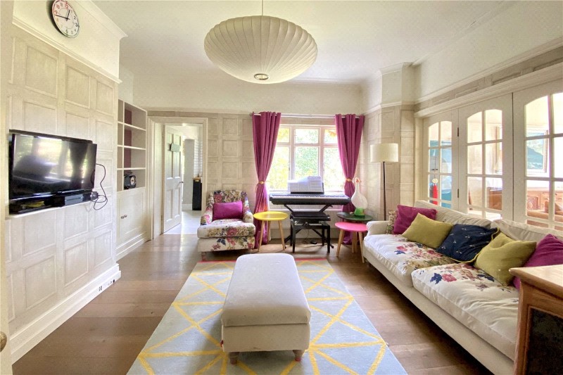 Mayflower Way, Farnham Common, SL2
