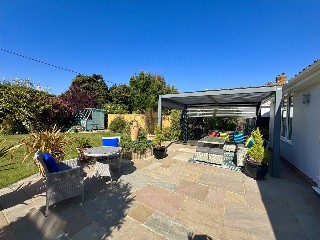 Knowland Drive, Milford on Sea, Lymington, Hampshire, SO41