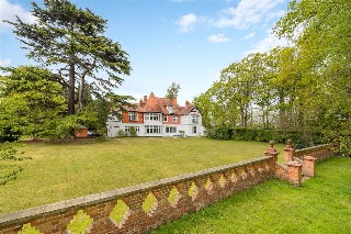 Lyne Crossing Road, Lyne, Surrey, KT16