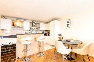 Scott Avenue, London, SW15