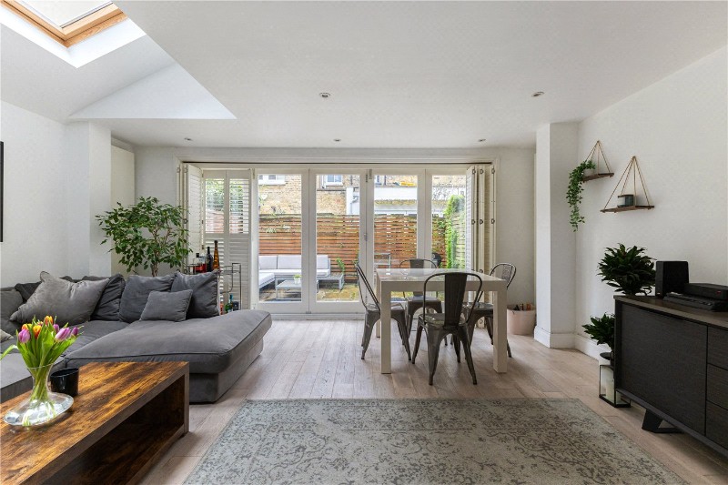 Tregarvon Road, London, SW11