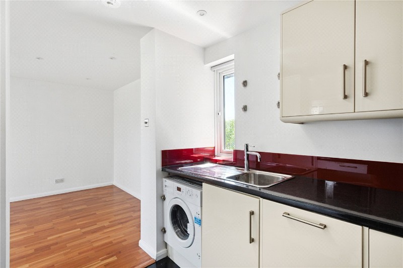 Riverside Close, London, E5