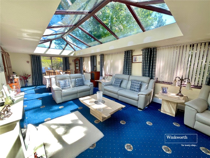 Rothesay Drive, Highcliffe, Christchurch, Dorset, BH23