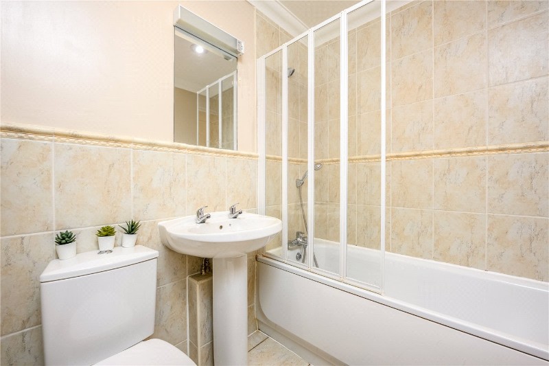 Park Rise, Leatherhead, Surrey, KT22