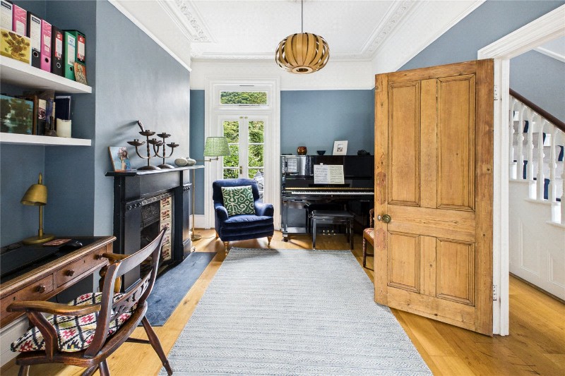 Gubyon Avenue, London, SE24