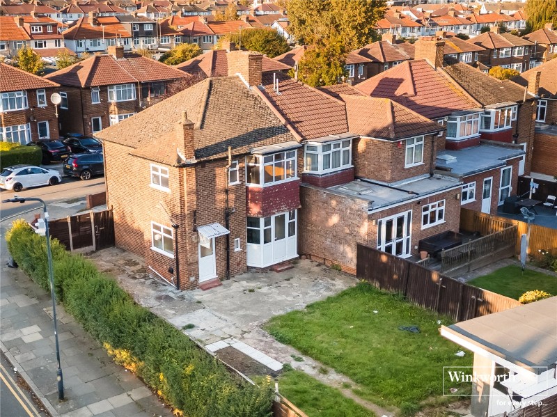 Calder Gardens, Edgware, Middlesex, HA8