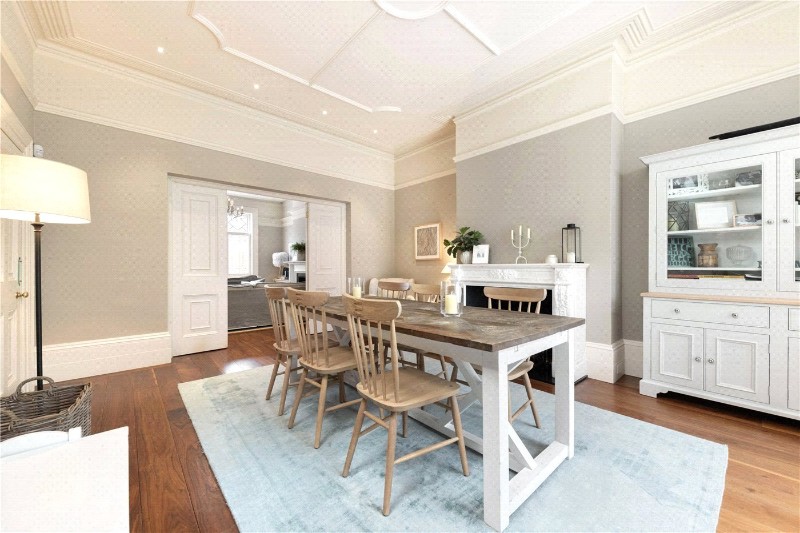 Daylesford Avenue, London, SW15
