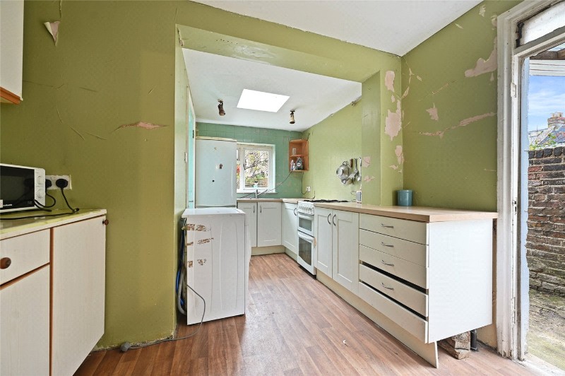 Bloemfontein Avenue, London, W12