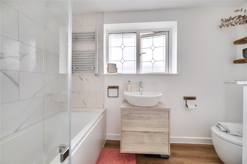 Kingsley Close, Shaw, Newbury, Berkshire, RG14