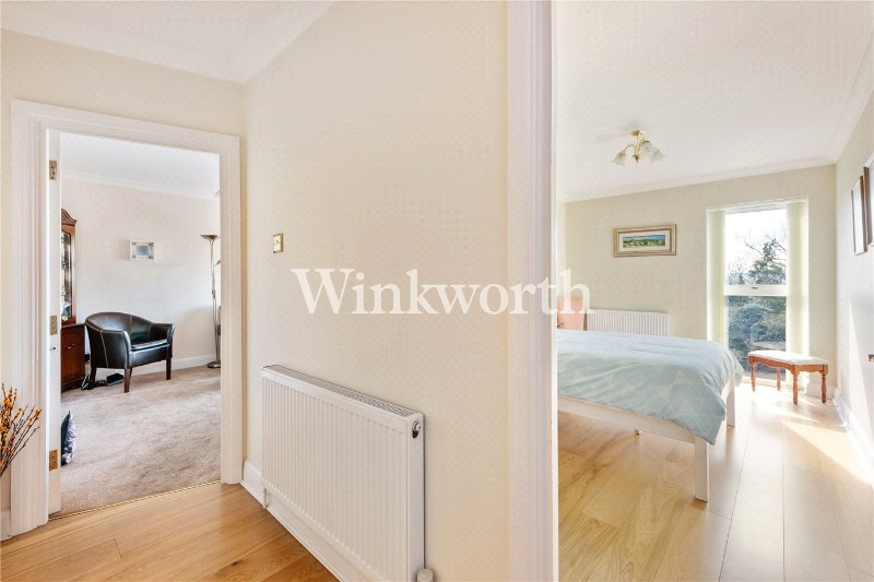 Aldermans Hill, London, N13