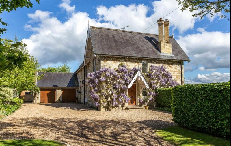 School Lane, Bentley, Farnham, Hampshire, GU10