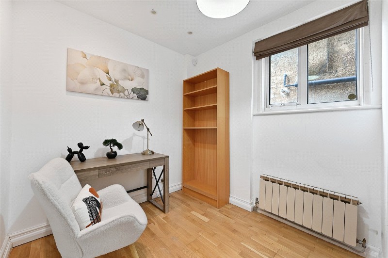 Warwick Road, London, W5