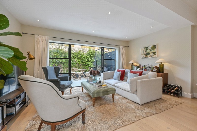 Davisville Road, London, W12
