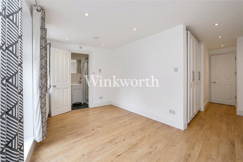 St Albans Crescent, London, N22