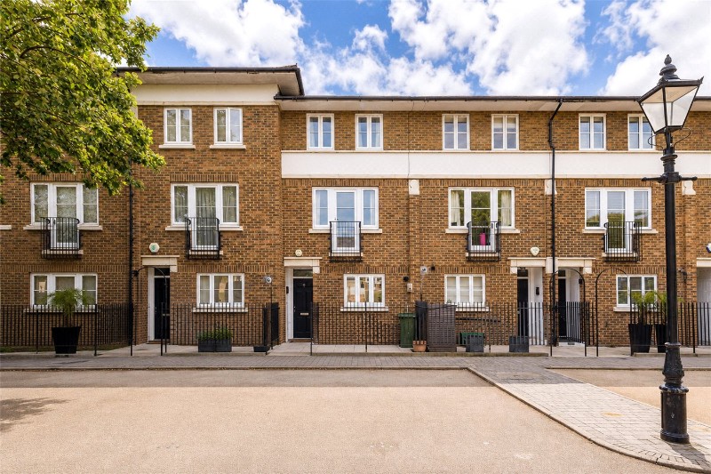 Hurlingham Square, Peterborough Road, London, SW6