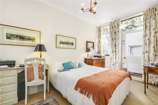 Pont Street, London, SW1X