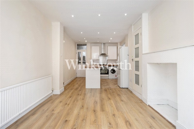 Palmerston Crescent, London, N13