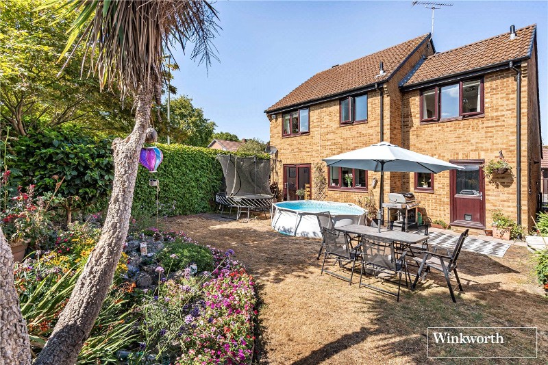 Shire Close, Bagshot, Surrey, GU19