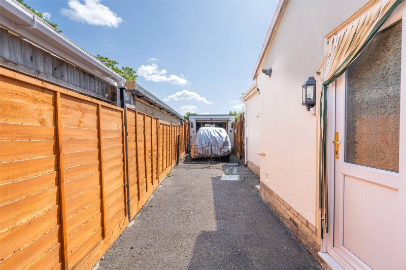 Martindale Avenue, Colehill, Wimborne, Dorset, BH21