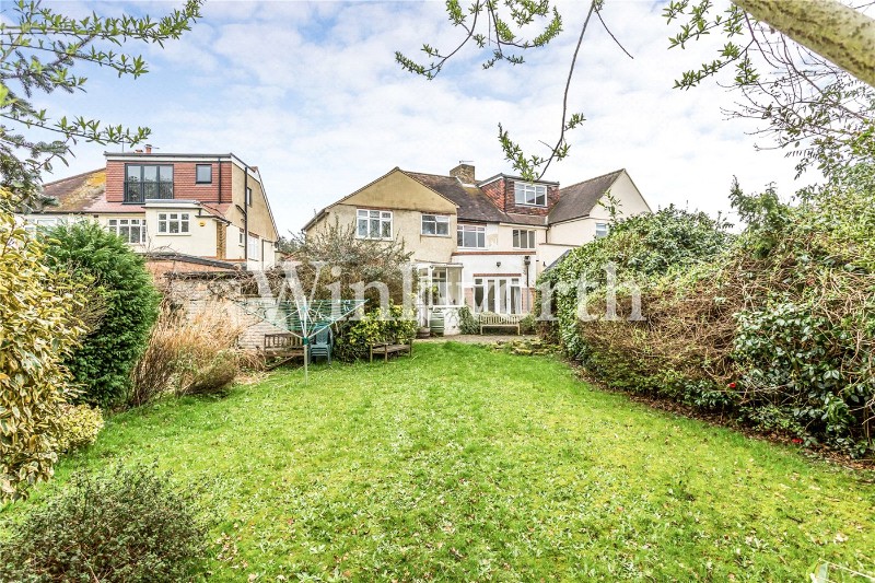 Conway Gardens, Enfield, EN2