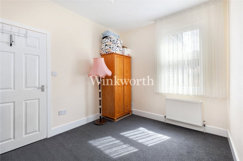 Station Crescent, London, N15