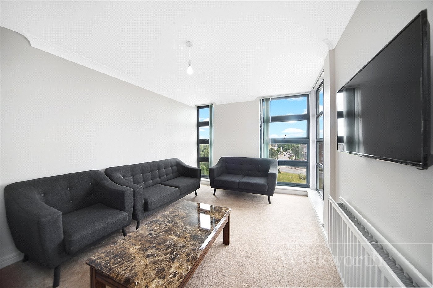 2 bedroom property to rent in Azure Court, 666 Kingsbury Road