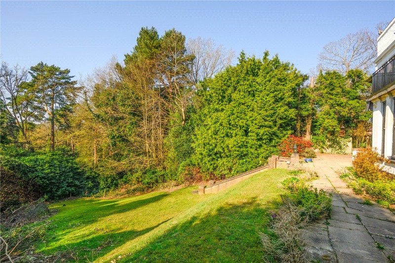 Cobbetts Hill, Weybridge, Surrey, KT13