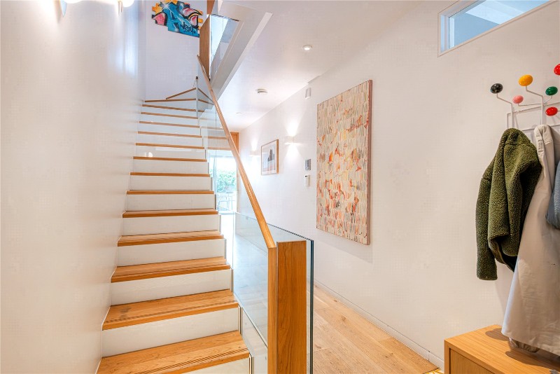 Pangbourne Avenue, London, W10