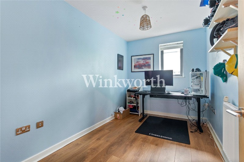 Leverton Close, London, N22