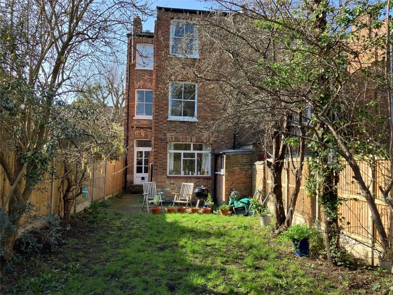 Rathcoole Gardens, London, N8