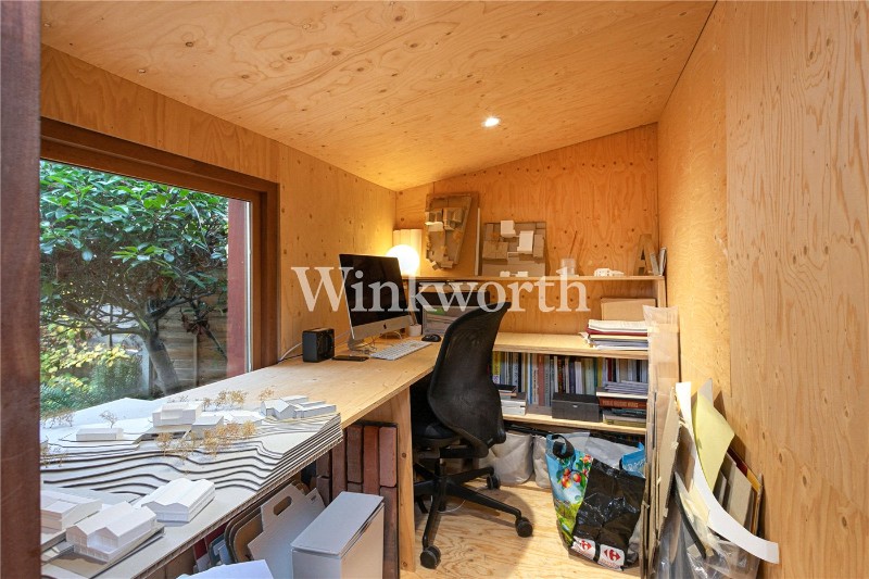 Kirkstall Avenue, London, N17